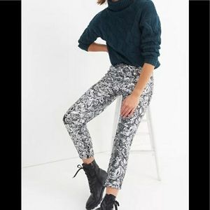 LAST CALL! MAKE OFFER! 
Anthropologie Silver Sequin Pull On Pants, Size S
